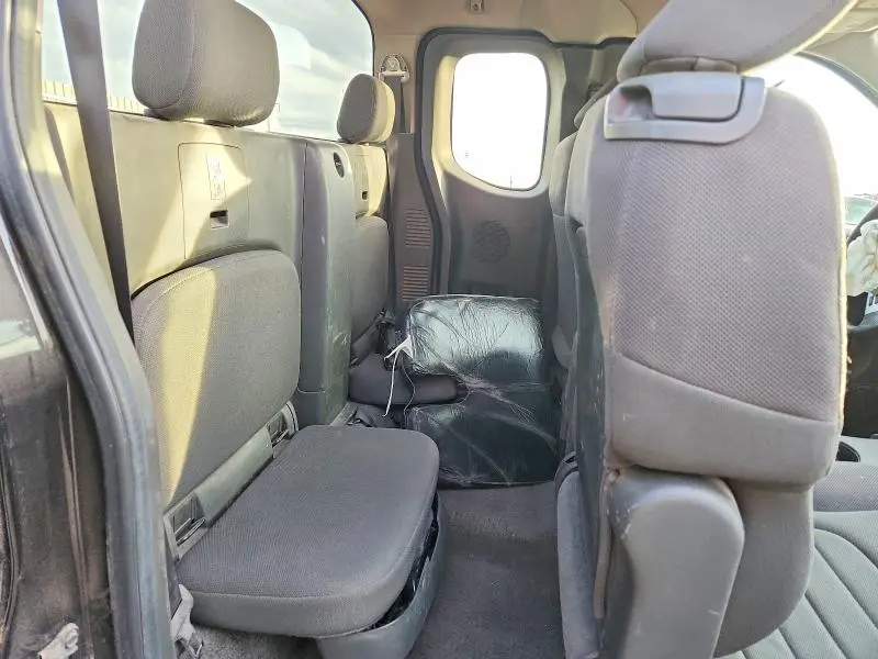 2014 NISSAN FRONTIER S  