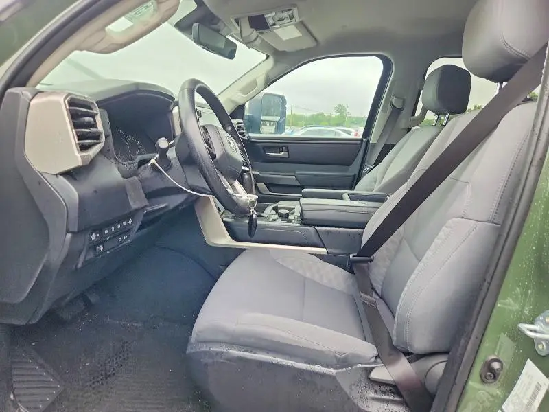 2022 TOYOTA TUNDRA SR5  