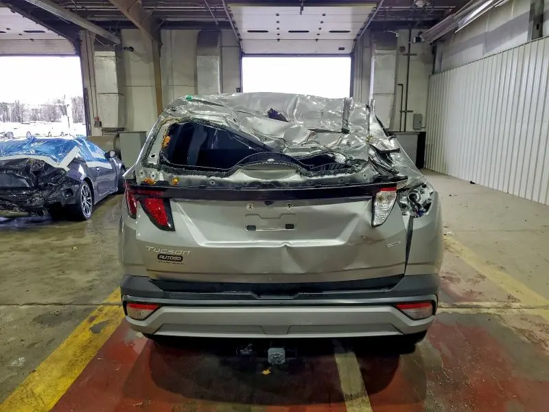 2025 HYUNDAI TUCSON SE  