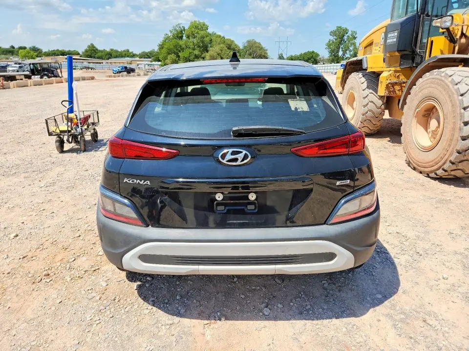 2023 HYUNDAI KONA SE  