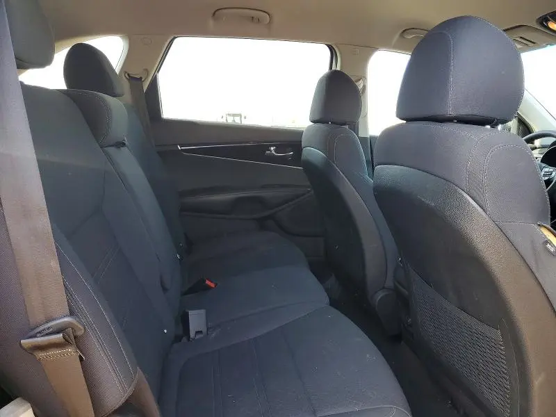 2018 KIA SORENTO LX  