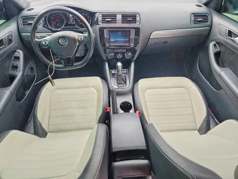 2016 VOLKSWAGEN JETTA SPORT  