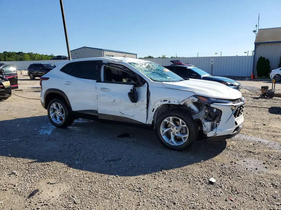 2024 CHEVROLET TRAX LS  