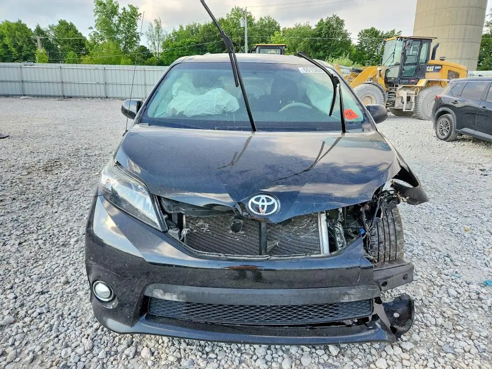 2011 TOYOTA SIENNA SPORT  