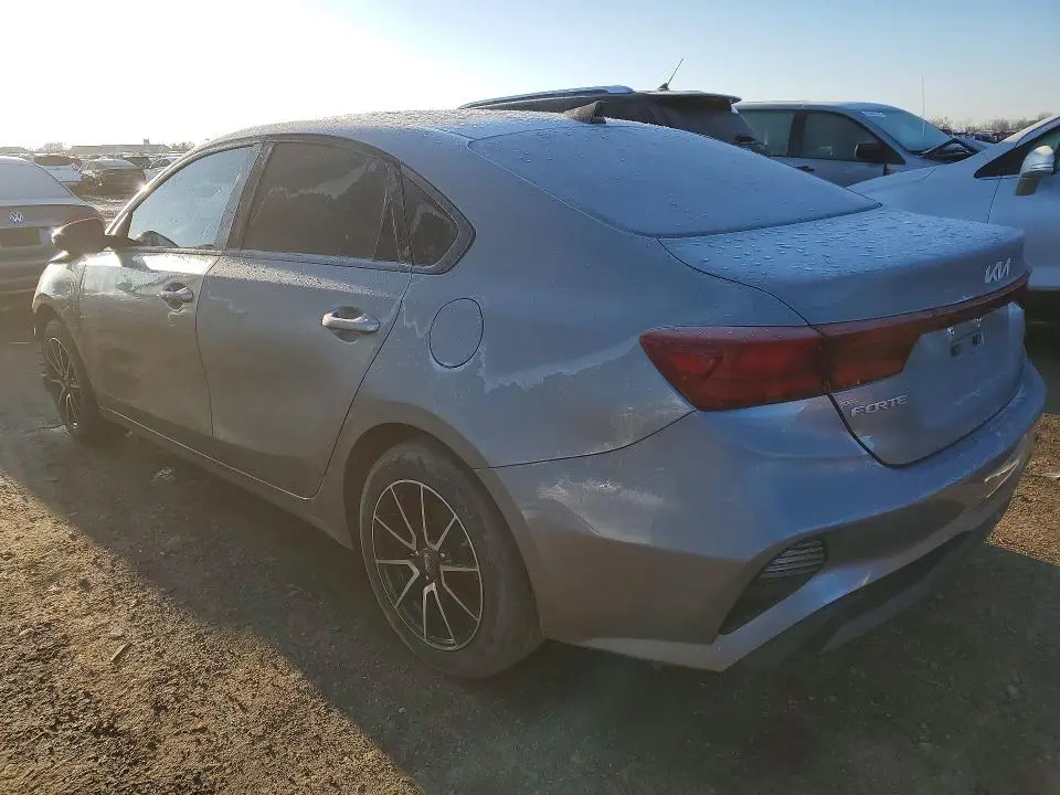 2023 KIA FORTE LXS  