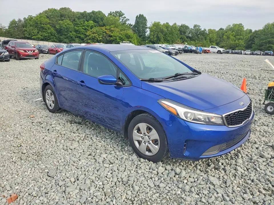2017 KIA FORTE LX  