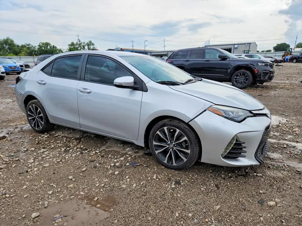 2017 TOYOTA COROLLA SE  
