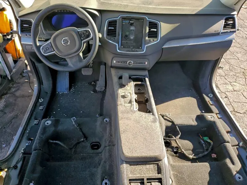 2025 VOLVO XC90 CORE  