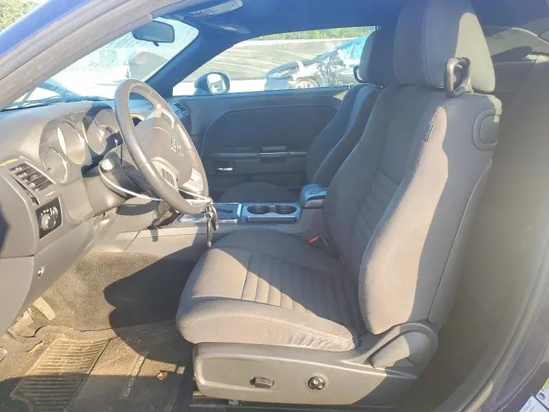 2013 DODGE CHALLENGER SXT  