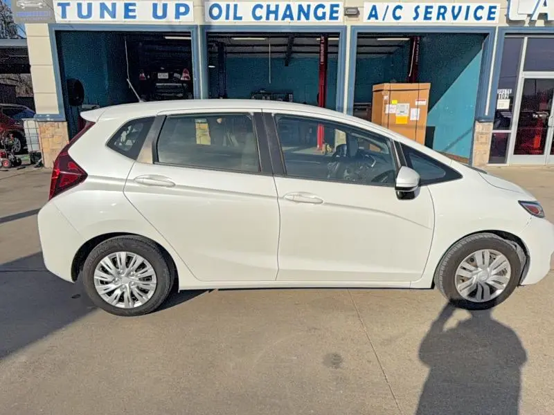 2016 HONDA FIT LX  