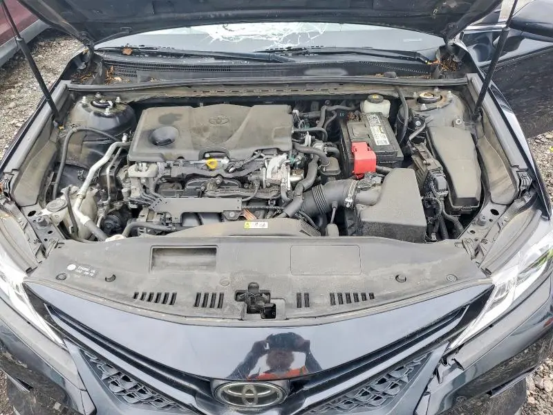 2018 TOYOTA CAMRY SE  