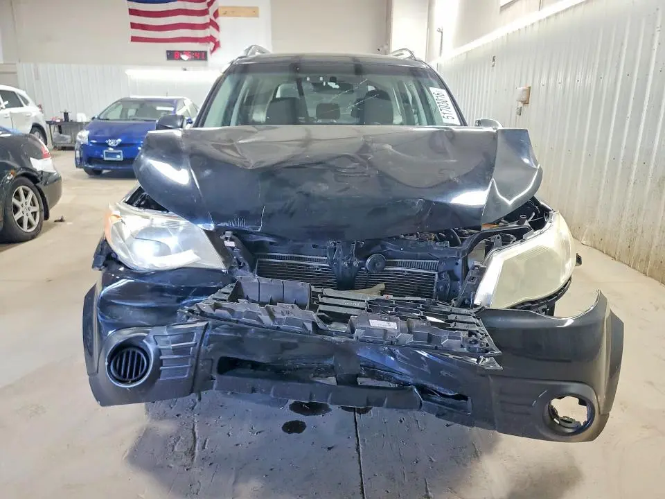2010 SUBARU FORESTER XS  