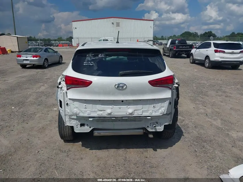 2018 HYUNDAI TUCSON SE
