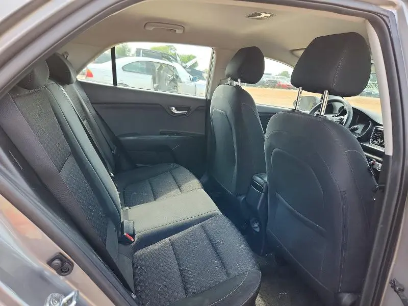2022 KIA RIO S  