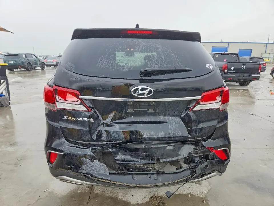 2018 HYUNDAI SANTA FE SE  