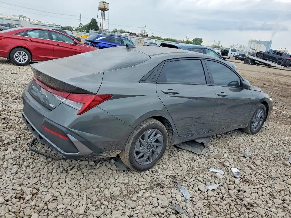 2024 HYUNDAI ELANTRA BLUE  