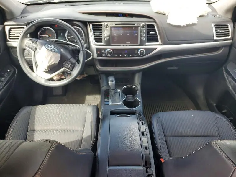 2016 TOYOTA HIGHLANDER LE PLUS  