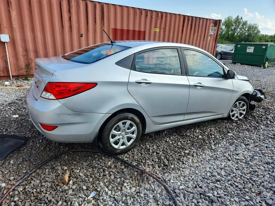 2013 HYUNDAI ACCENT GLS  