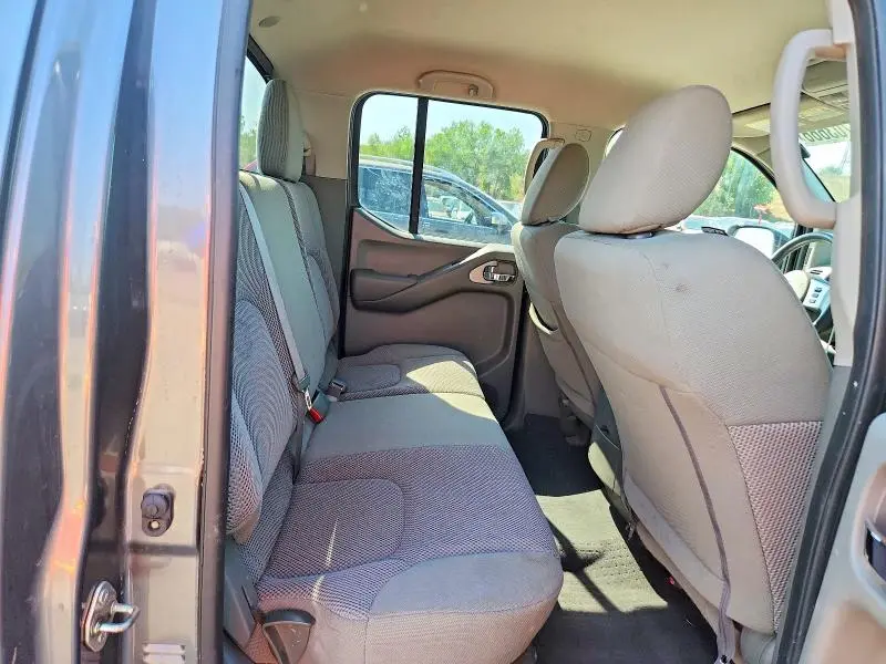 2018 NISSAN FRONTIER SV  