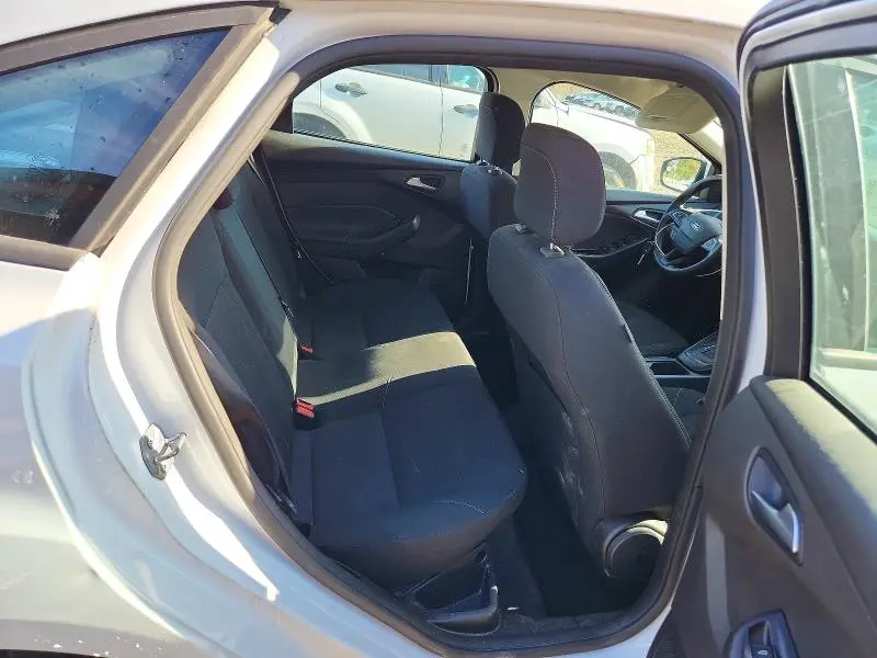 2018 FORD FOCUS SE  