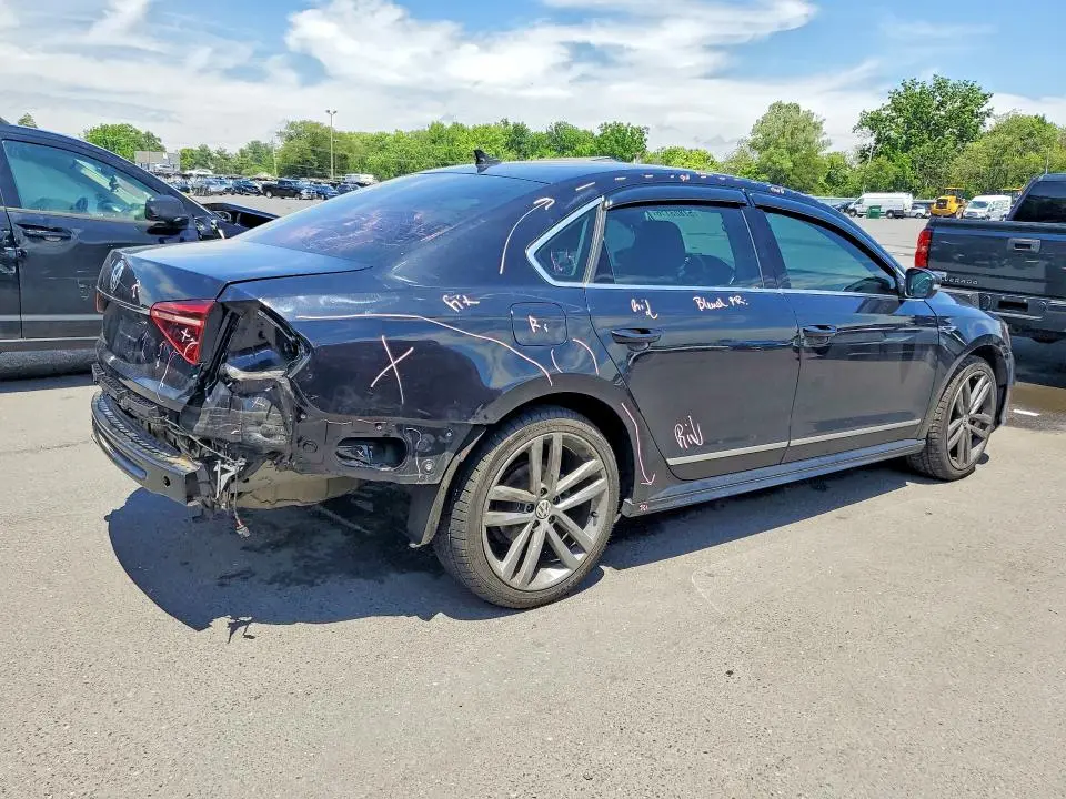 2017 VOLKSWAGEN PASSAT R-LINE  