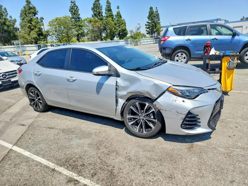2018 TOYOTA COROLLA SE  
