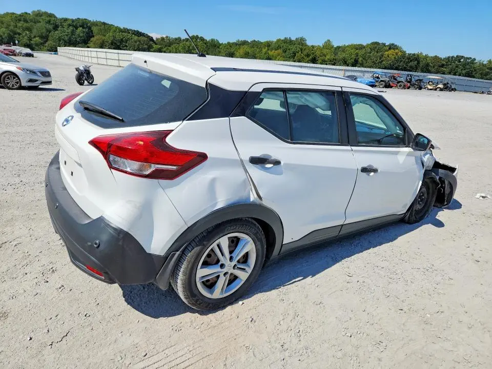 2020 NISSAN KICKS S  