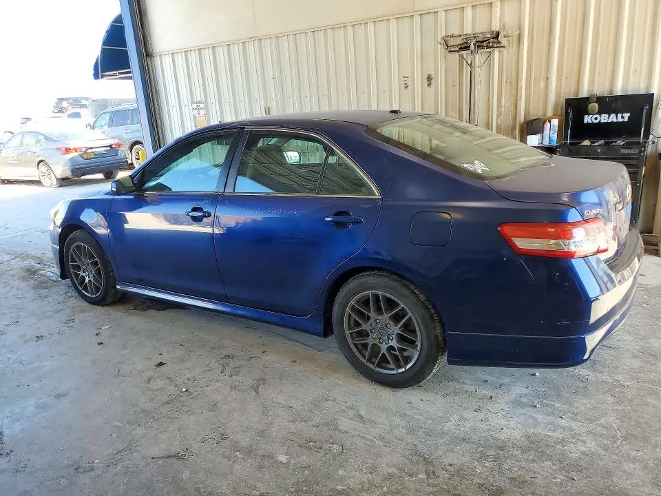 2011 TOYOTA CAMRY SE  