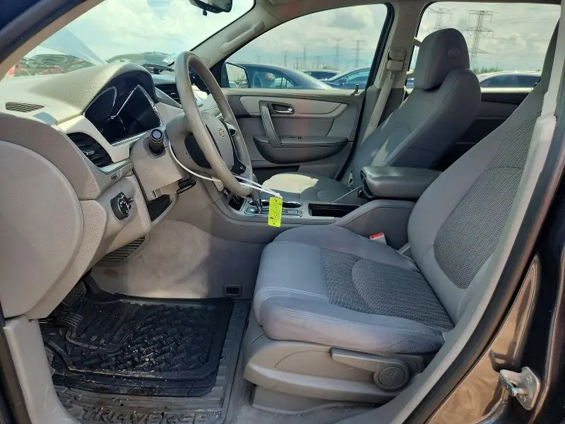 2013 CHEVROLET TRAVERSE LS  