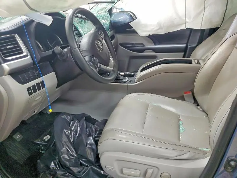 2016 TOYOTA HIGHLANDER XLE  