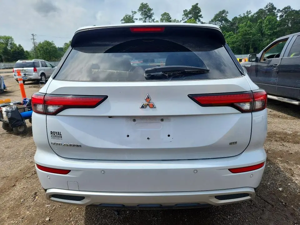 2023 MITSUBISHI OUTLANDER SE  