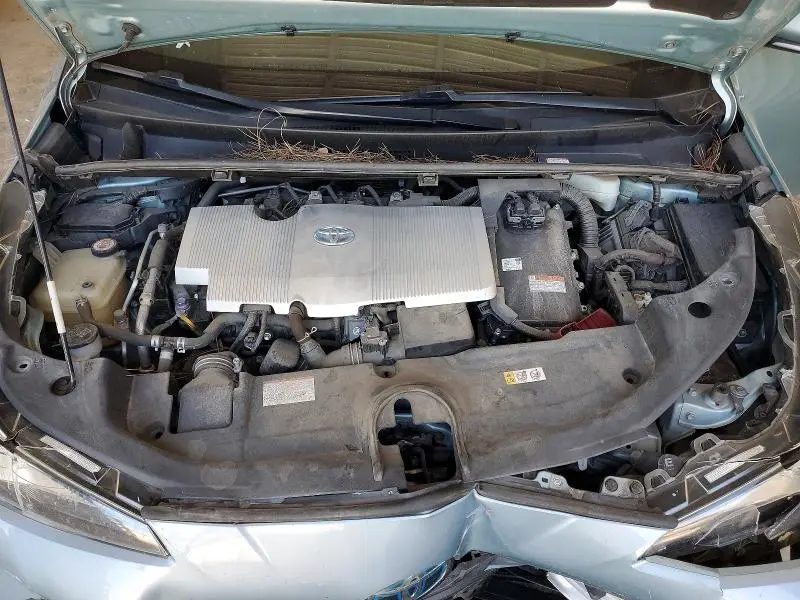 2019 TOYOTA PRIUS LE  