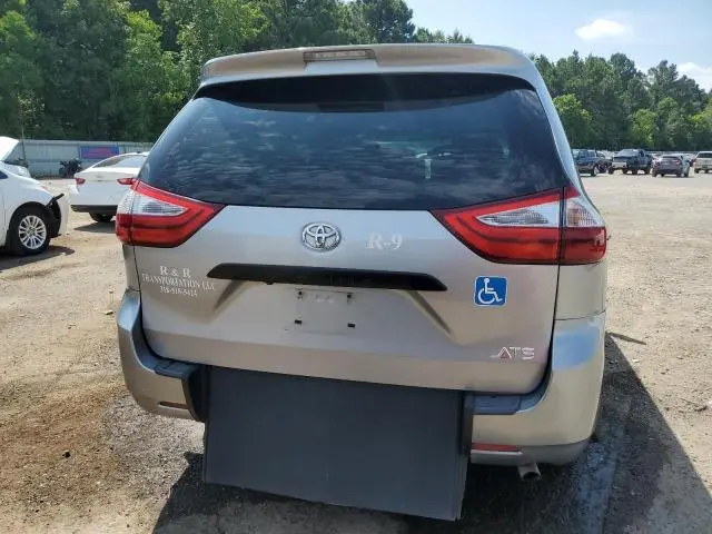 2017 TOYOTA SIENNA   