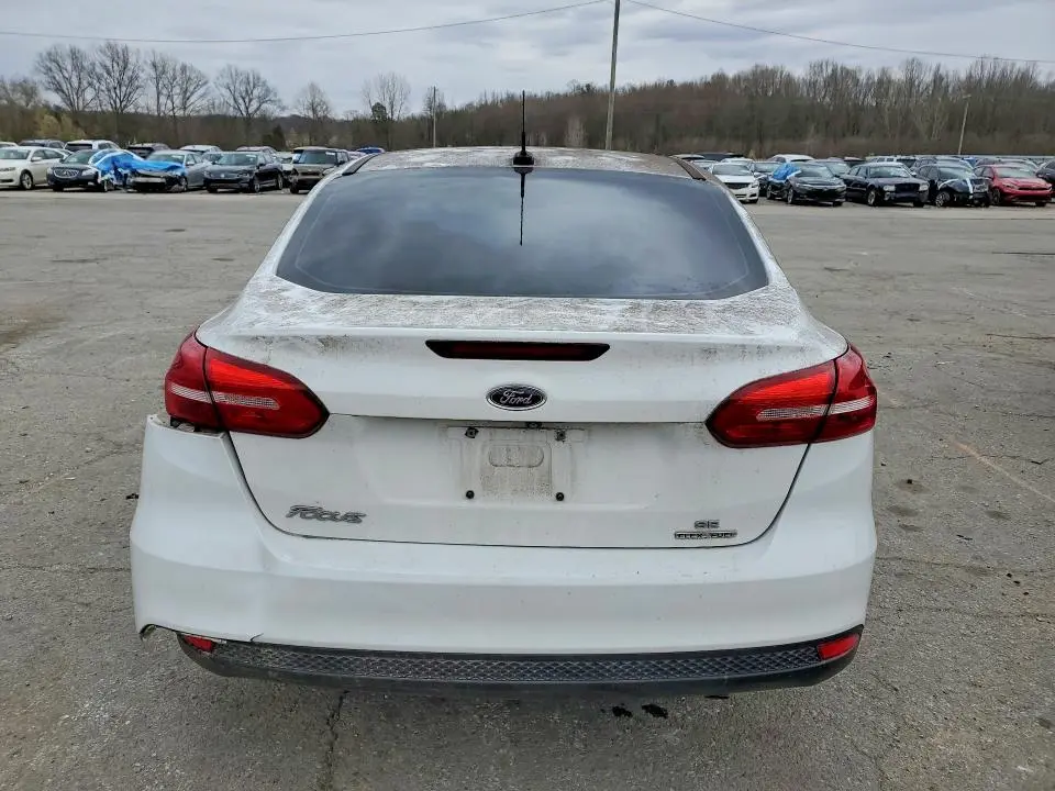 2016 FORD FOCUS SE  