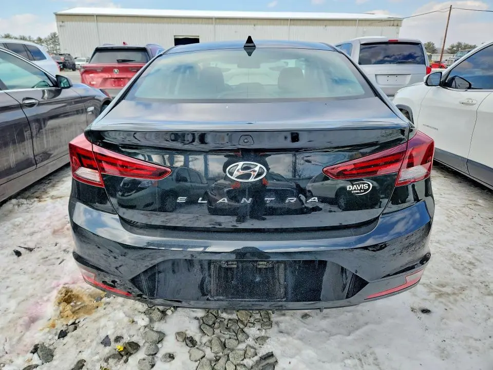 2019 HYUNDAI ELANTRA SEL  