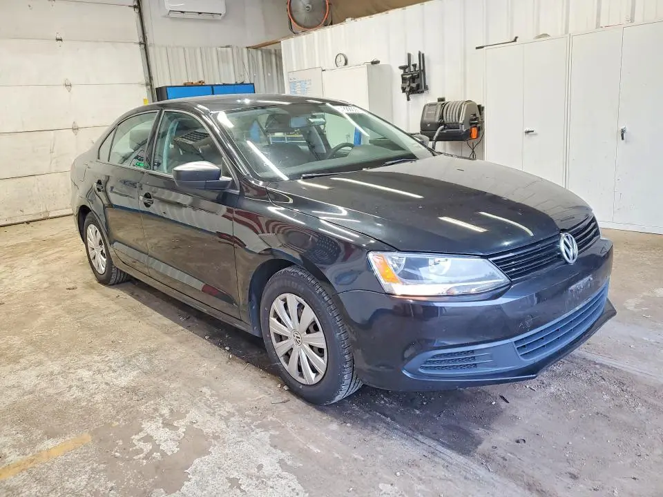 2013 VOLKSWAGEN JETTA BASE  