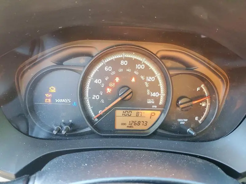 2015 TOYOTA YARIS 5-DOOR LE  