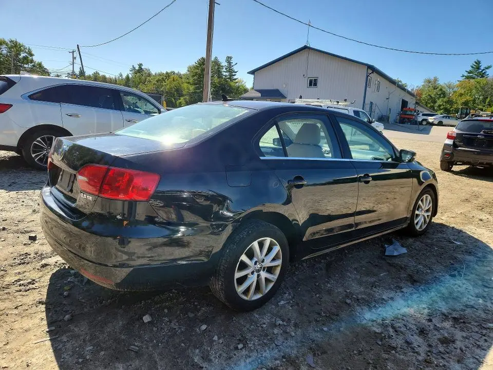 2013 VOLKSWAGEN JETTA SE  