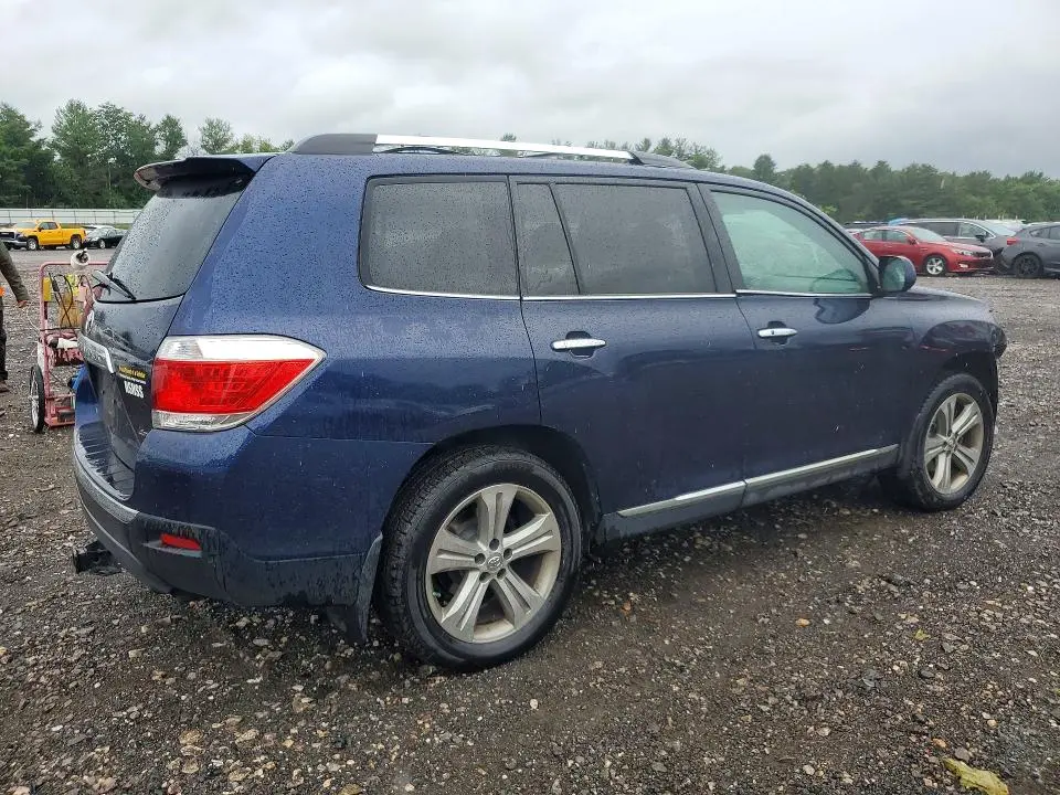 2011 TOYOTA HIGHLANDER LIMITED  