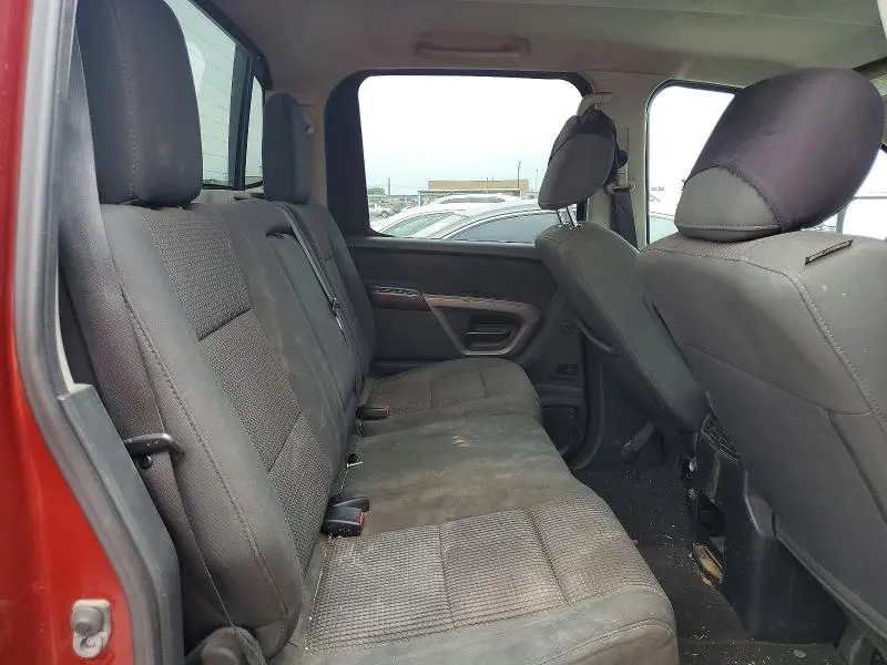 2015 NISSAN TITAN SV  