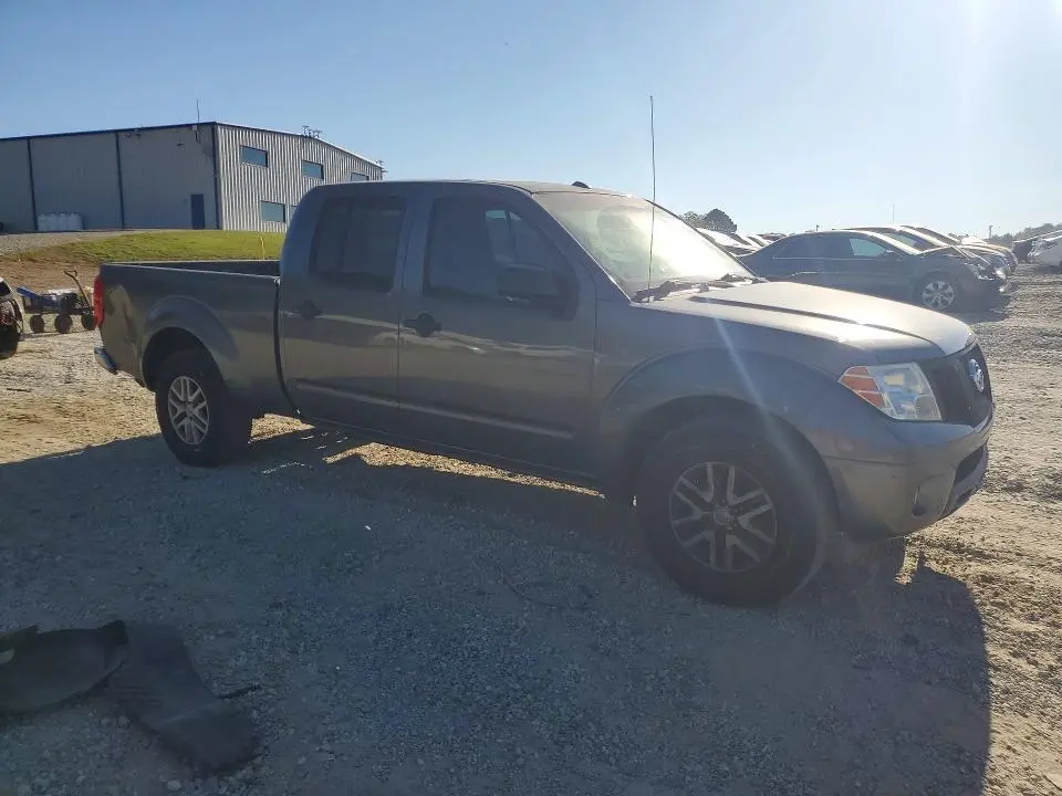 2017 NISSAN FRONTIER SV  