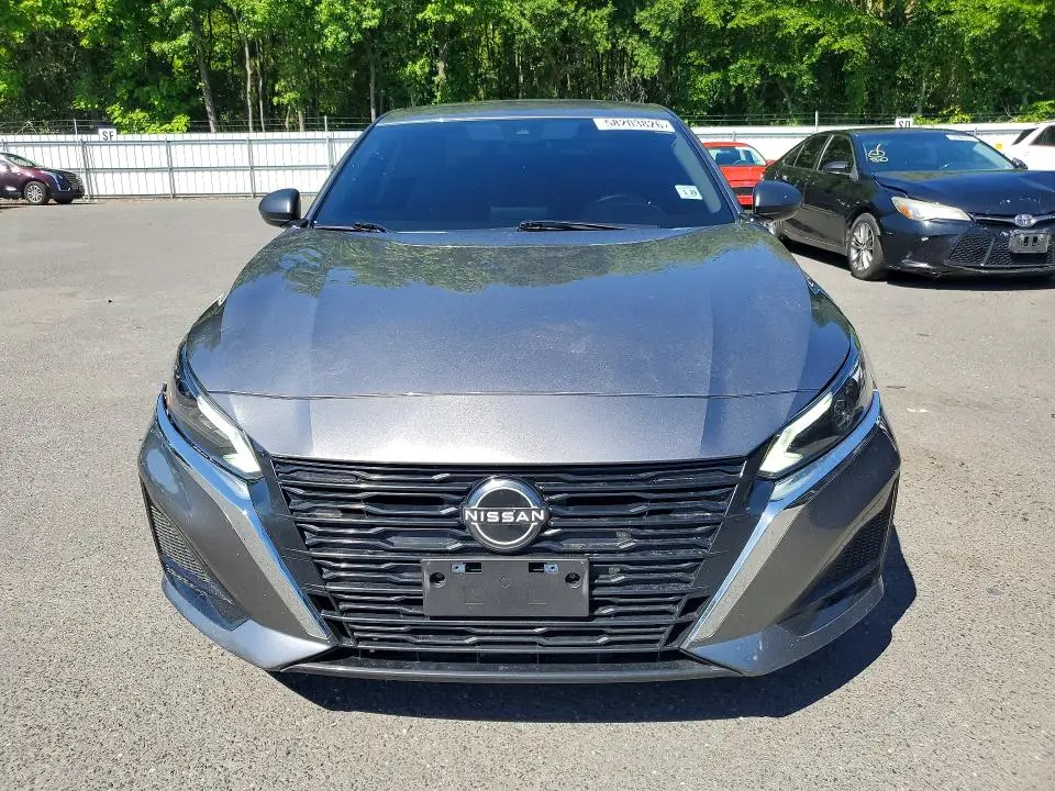 2024 NISSAN ALTIMA SV  