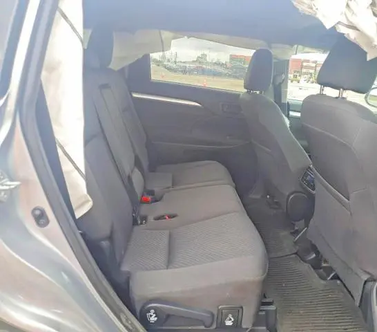 2016 TOYOTA HIGHLANDER LE  