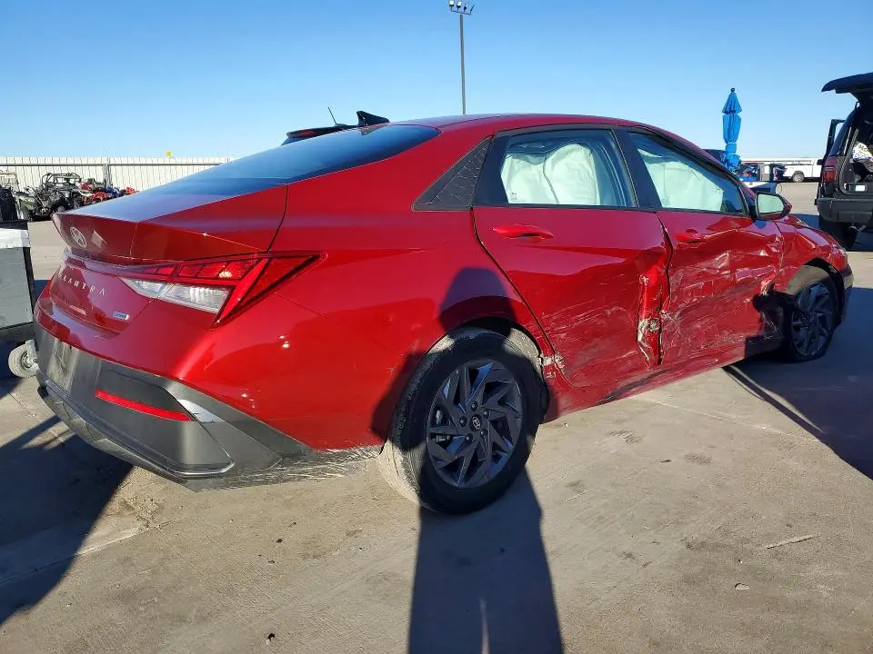 2025 HYUNDAI ELANTRA   