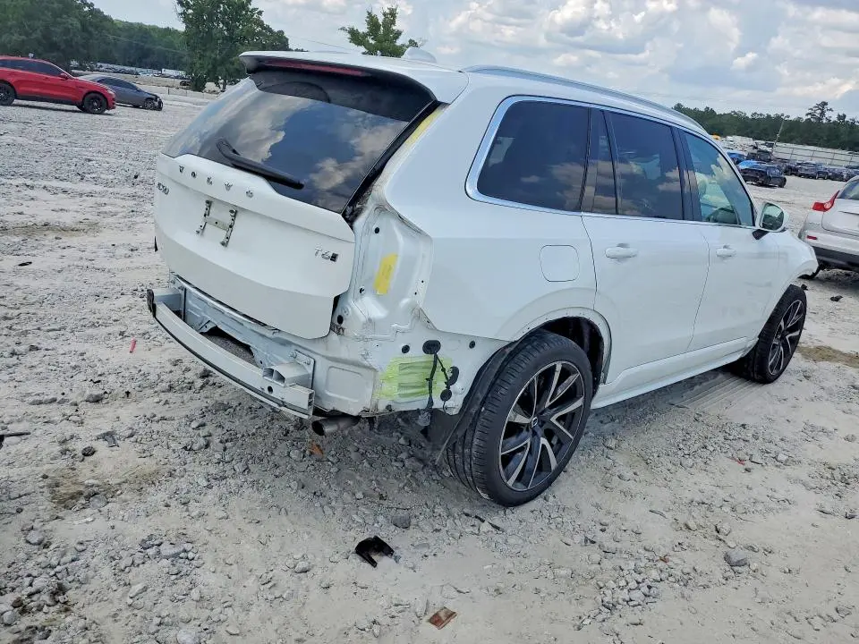 2021 VOLVO XC90 T6 MOMENTUM  