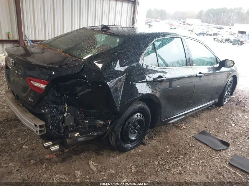 2019 TOYOTA CAMRY XSE