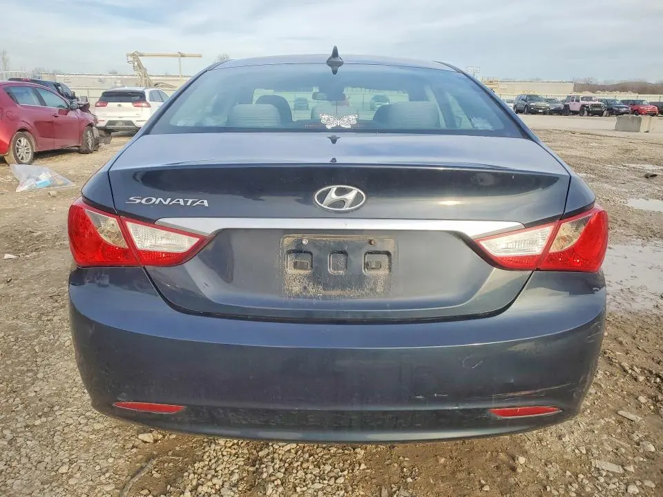 2011 HYUNDAI SONATA GLS  