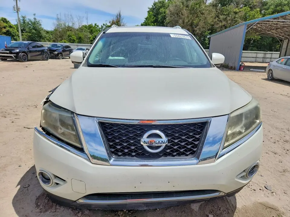 2016 NISSAN PATHFINDER SL  