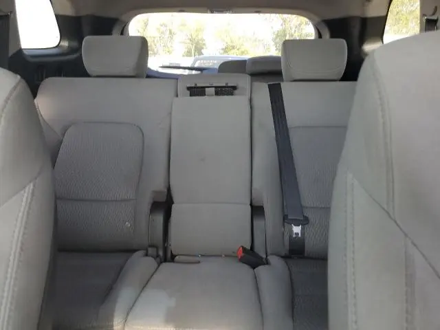 2017 HYUNDAI SANTA FE SE  