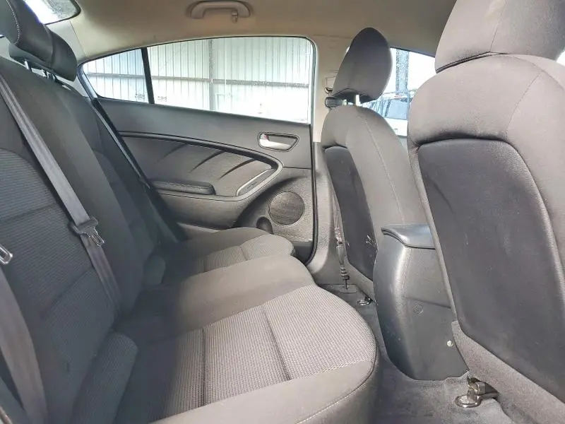 2017 KIA FORTE LX  